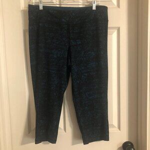 Old Navy Active Y2K green and black crop-20" leggings size 2X